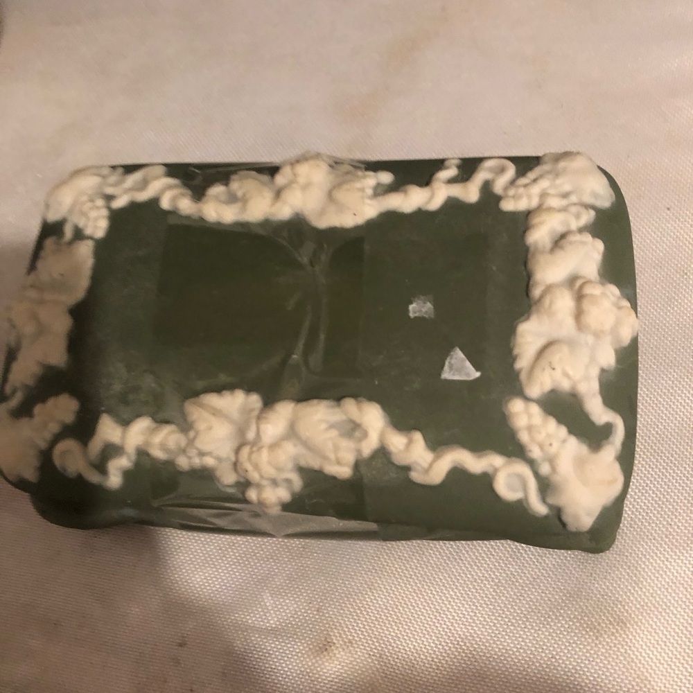 ❤️Cupid Border Incolay Jewelry Box- 141A $40 or $35 w/offer